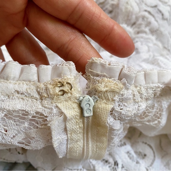 💍 VINTAGE ILGWU UNION MADE TALL LACE OPEN SHOULDER WEDDING GOWN! - Picture 13 of 16